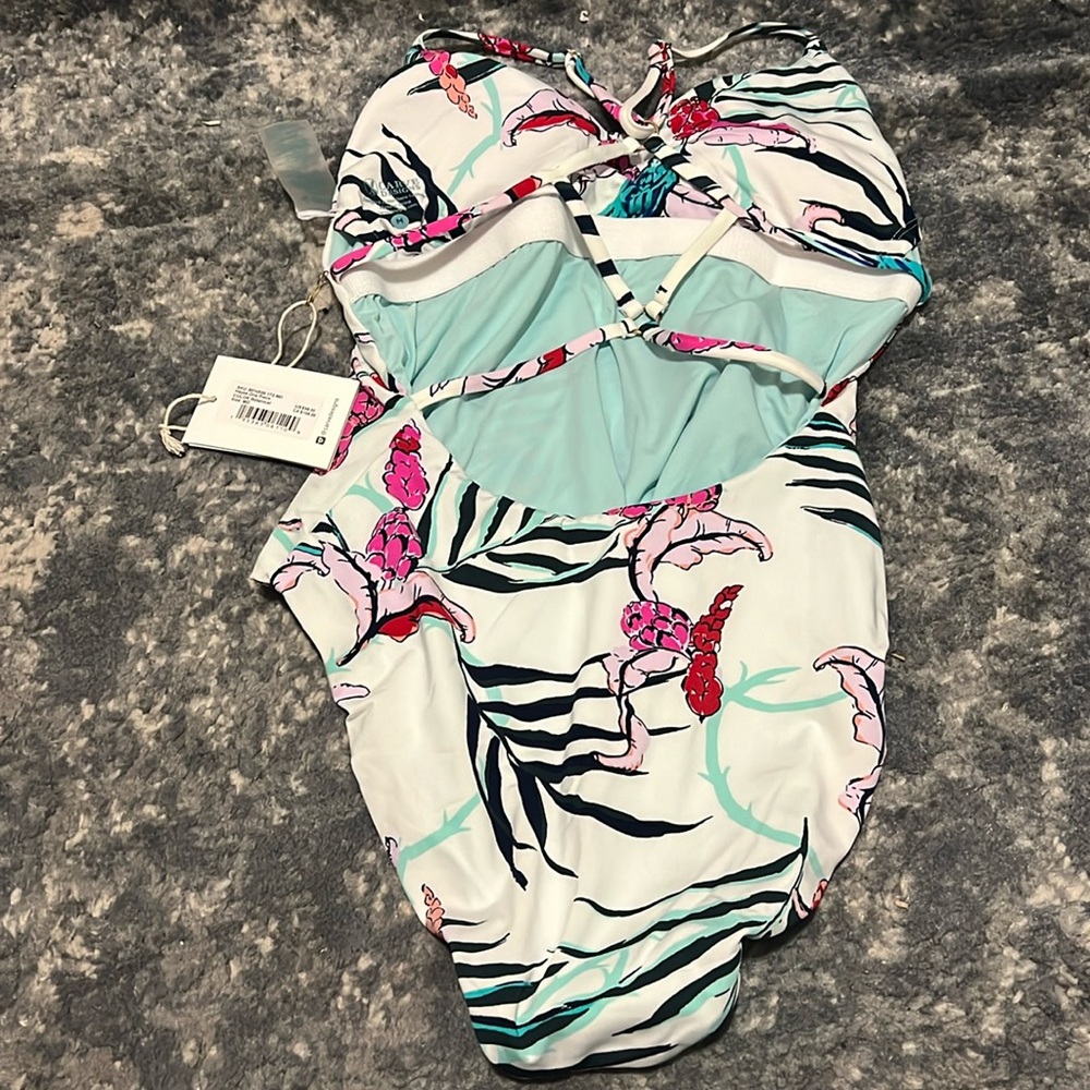Carve Design One Piece Botanical M